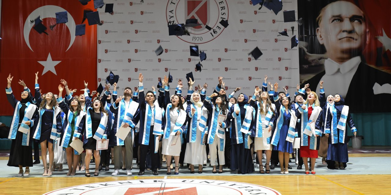 KTÜN Mimarlık Ve Tasarım Fakültesi’nde mezuniyet sevinci