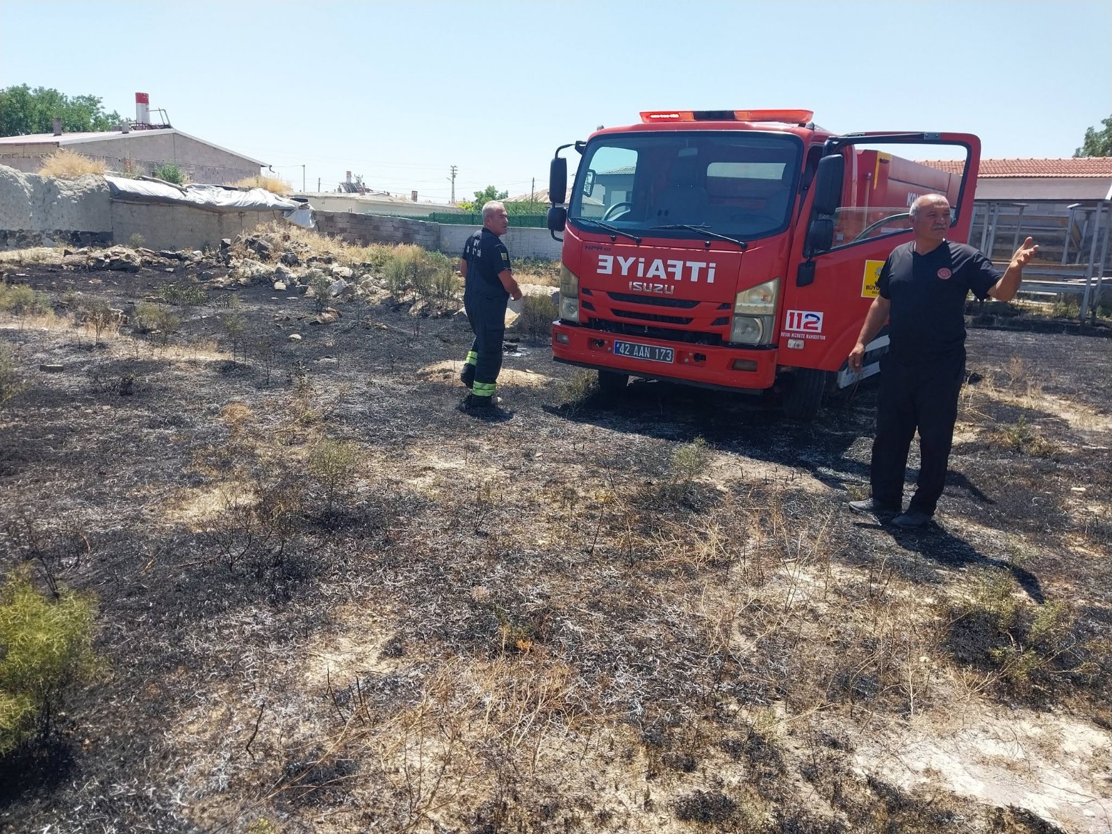 Konya'da alevler mahalleyi sardı