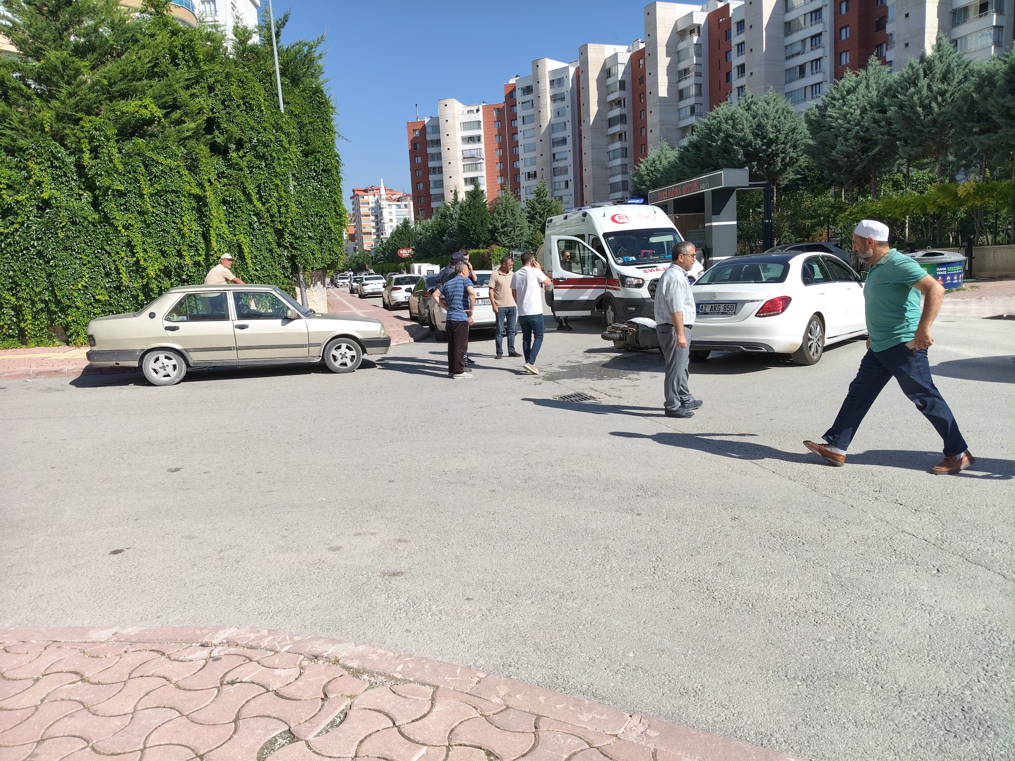 Konya'nın aynı noktasında yine kaza : Otomobil ile motosiklet çarpıştı:1yaralı