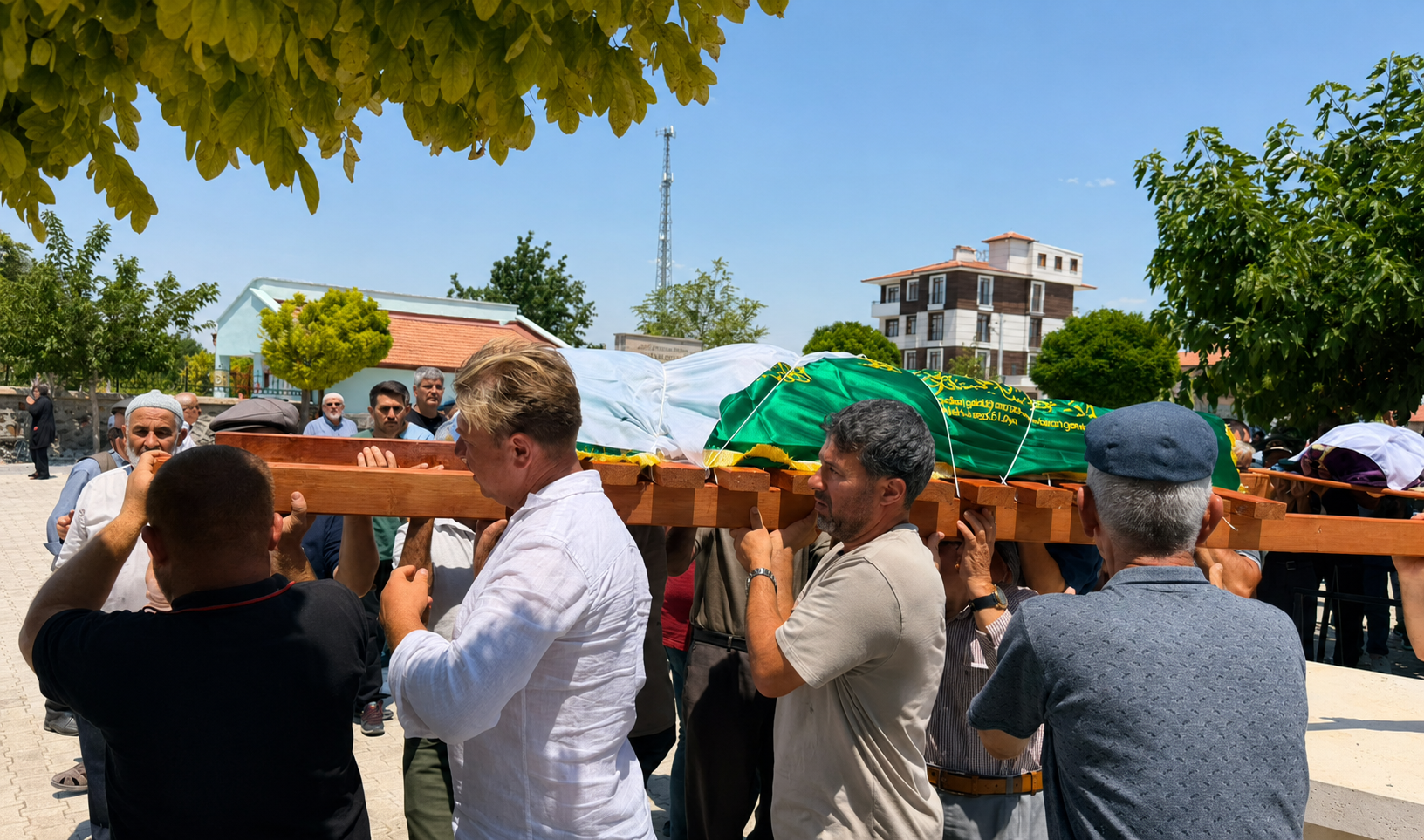 Konya'da kan donduran cinayetin ardından anne-kız toprağa verildi