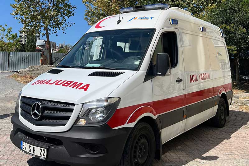 Konya'da markette yangın çıktı: 2 kişi hastanelik oldu