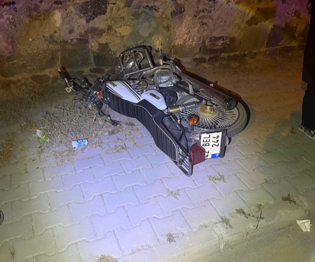 Konya'da motosiklet ile otomobil çarpıştı: 2 yaralı