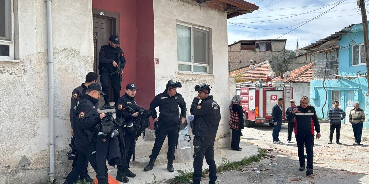 Şizofreni hastası 4 polisi yaraladı