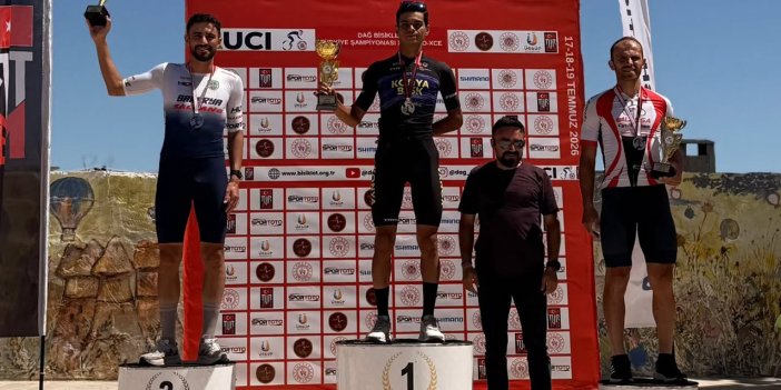 Konya Büyükşehir Belediyesporlu Ahmet Can Akpınar Türkiye Şampiyonu oldu