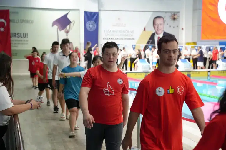 Özel Sporcular Konya’da Kulaç Atıyor!