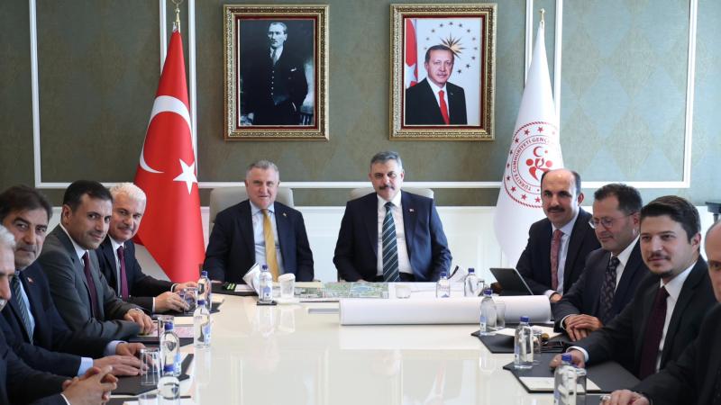 Bakan Bak, İçişleri Bakanı Çiftçi ile bir araya geldi