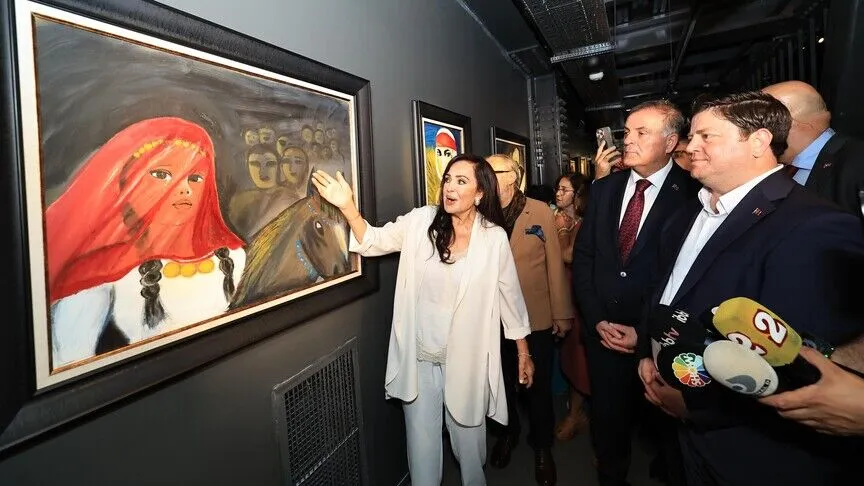 Türkan Şoray ile Yalçın Gökçebağ'ın eserleri aynı sergide buluştu