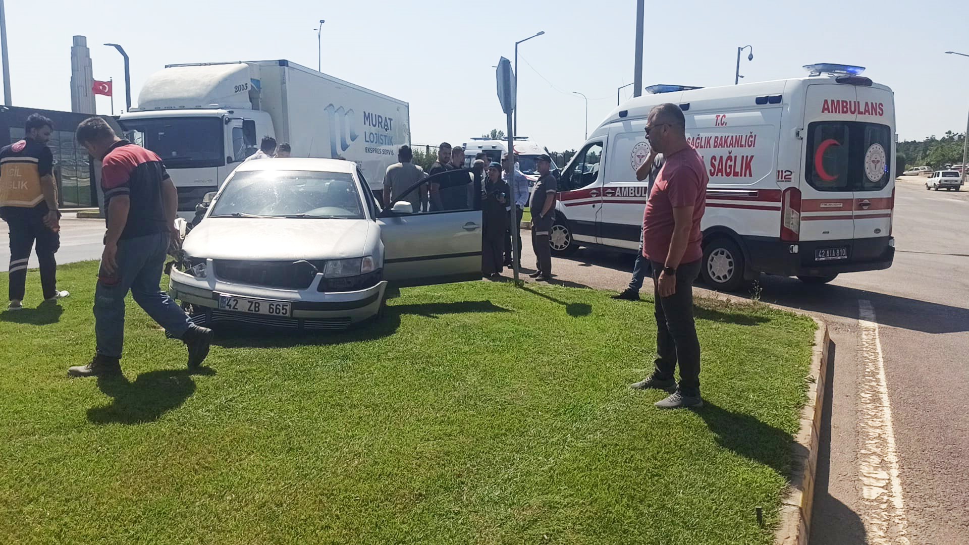 Konya'da otomobil ile kamyon çarpıştı: 3 yaralı