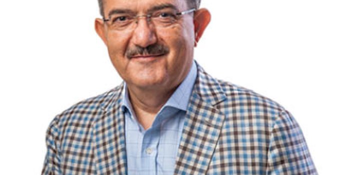 Eski Rektör Şahin'den uyarı: “Aslolan bilgiye ulaşmak”