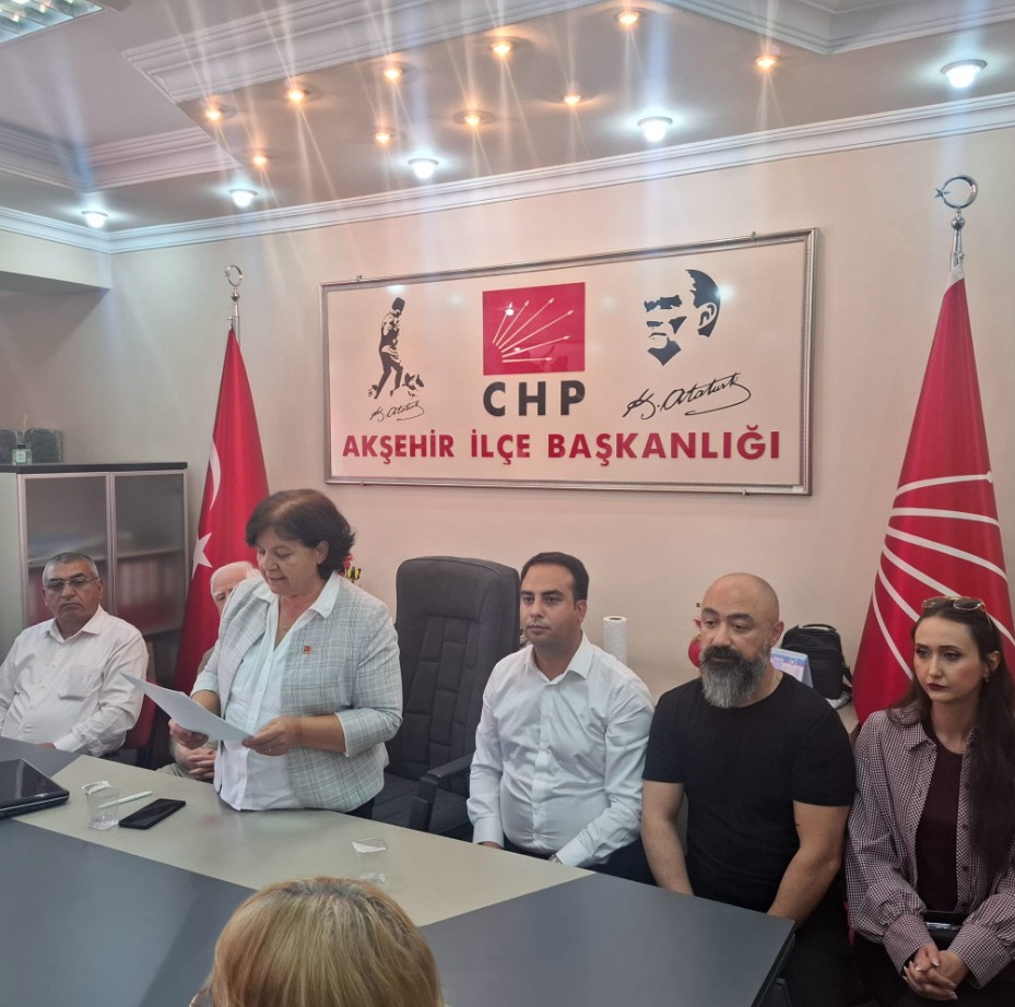Konya'da CHP'li başkan ve yönetimi topluca istifa etti