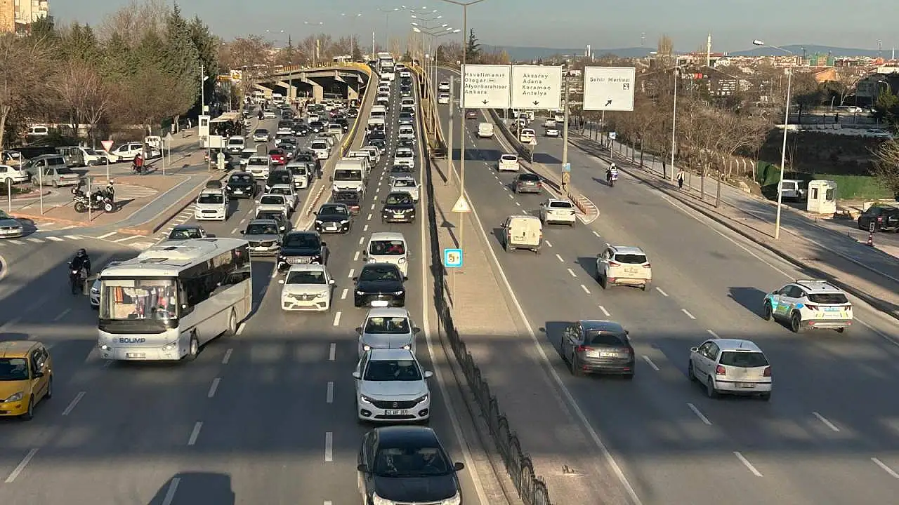 Konya'da trafik kurallarını ihlal eden 10 sürücüye 586 bin 719 lira ceza