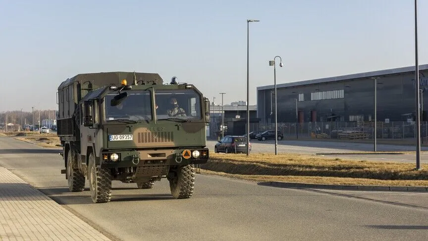 Polonya hava sahasını ihlal eden kimliği belirsiz cismin parçaları bulundu