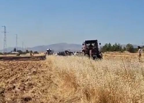 Konya'da anız yangını paniği! Alevler yerleşim alanlarına ulaşmadan söndürüldü