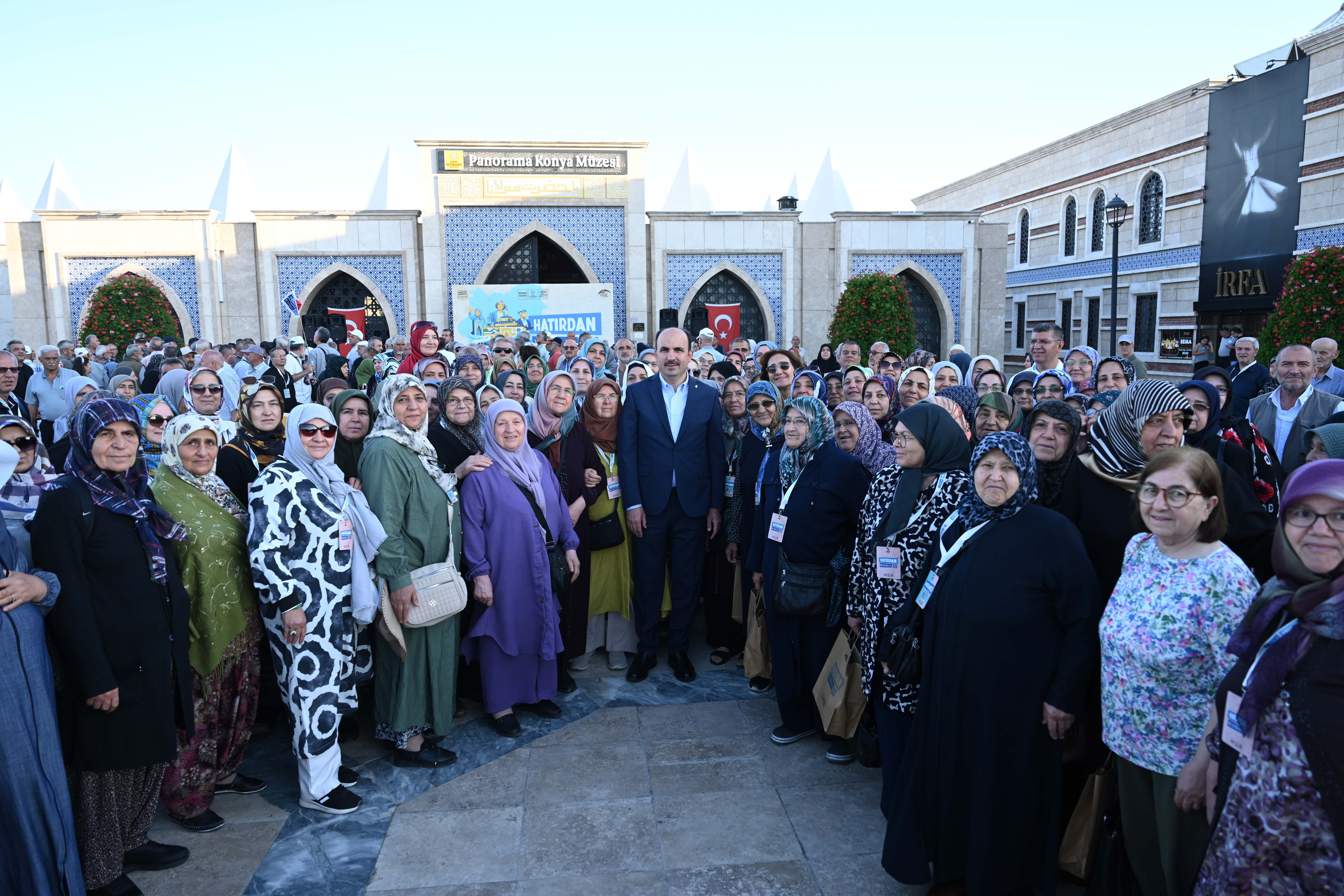 Başkan Altay Hatırdan Hatıraya Kültür Turlarına Katılan Emeklilerle Buluştu