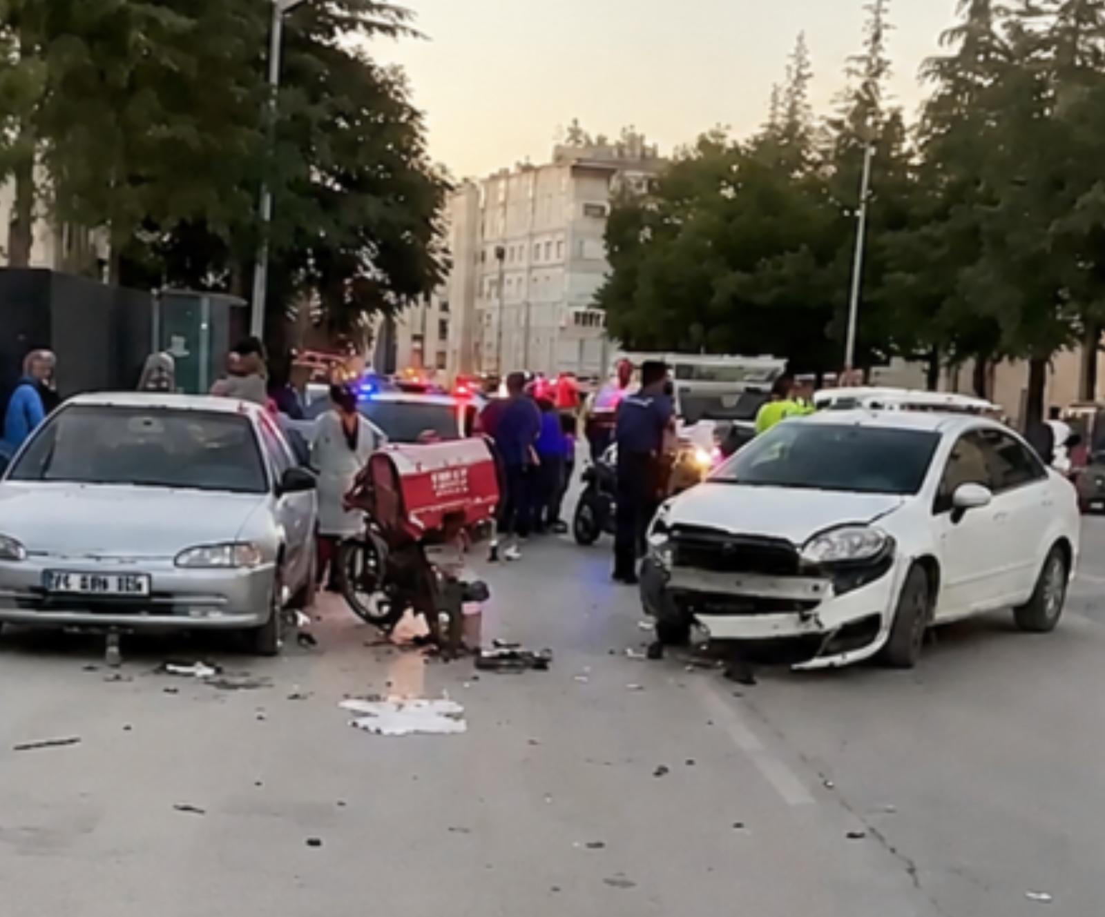 Konya'da otomobil ile motokurye çarpıştı: 1 ağır yaralı