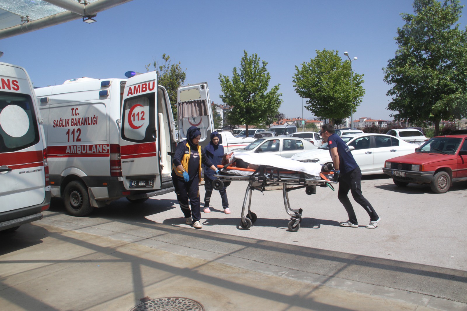 Konya'da kontrolden çıkan araç araziye savruldu: 1 yaralı