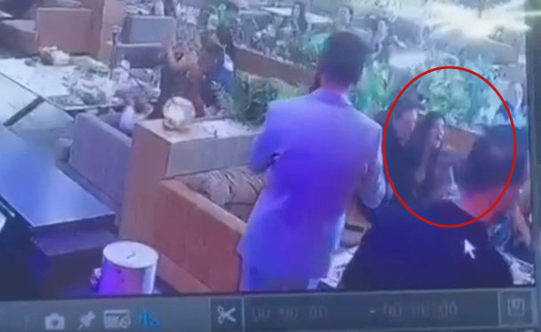 Konya'da kafede bıçaklı saldırı kameralara yansıdı!