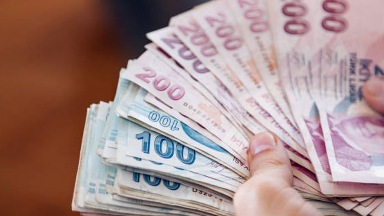 Emekli maaş farkının hesaplara yatacağı tarih belli oldu