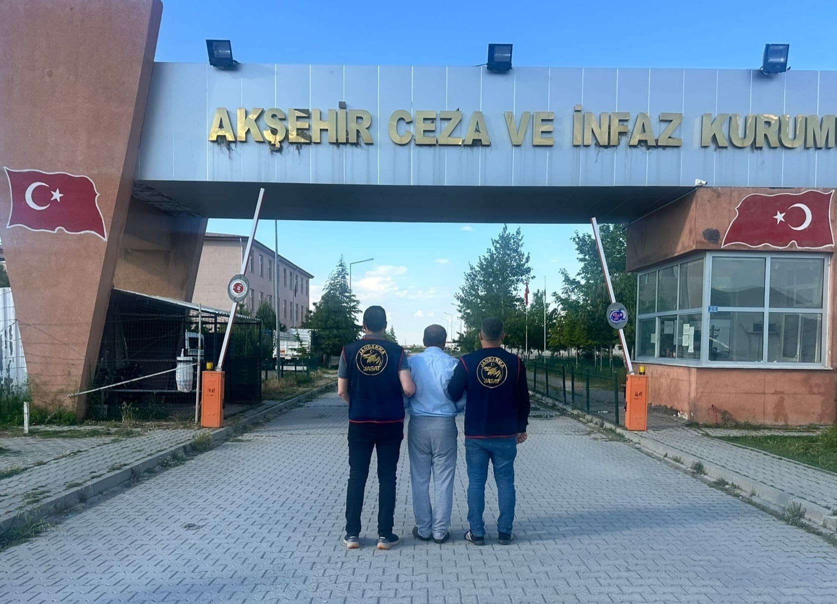 Konya'da jandarmadan kapsamlı denetim: 603 aranan kişi yakalandı