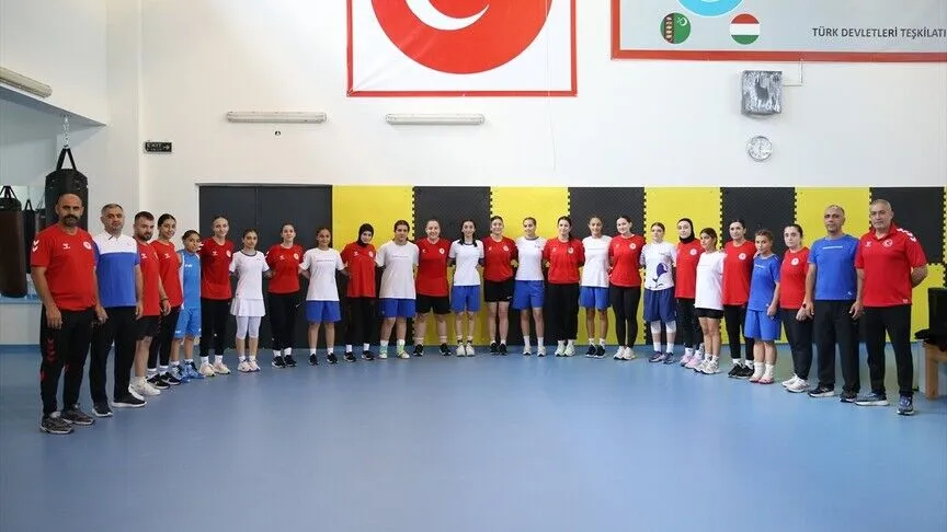 Genç milli kadın boksörlerin "Sırbistan planı"