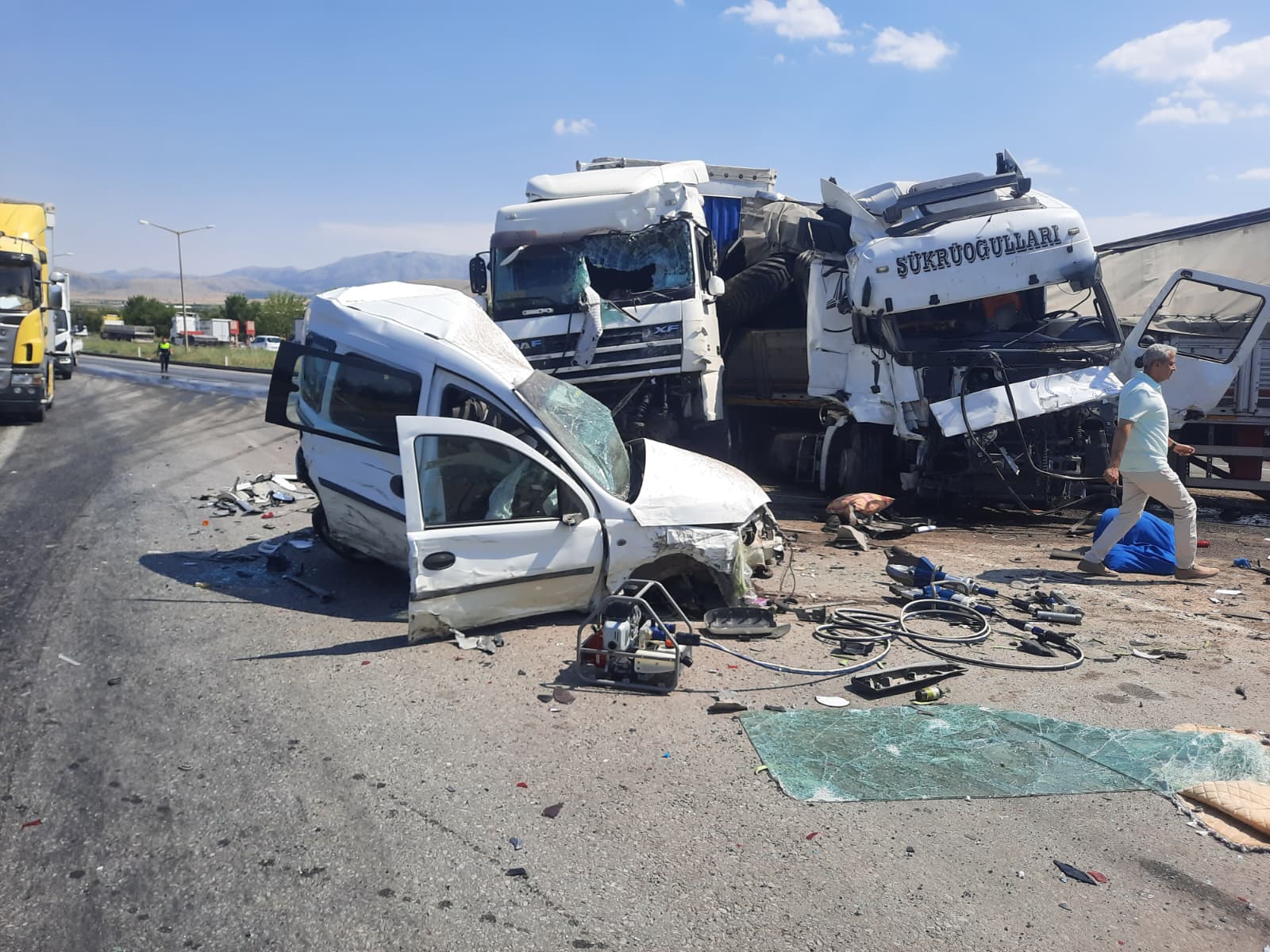 Konya yolunda feci kaza: 1 ölü 8 yaralı