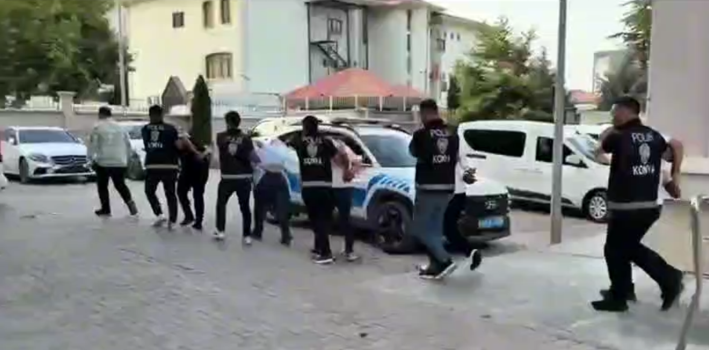 Konya’da 450 bin TL ve 50 gram altın çalan 5 şüpheli kıskıvrak yakalandı