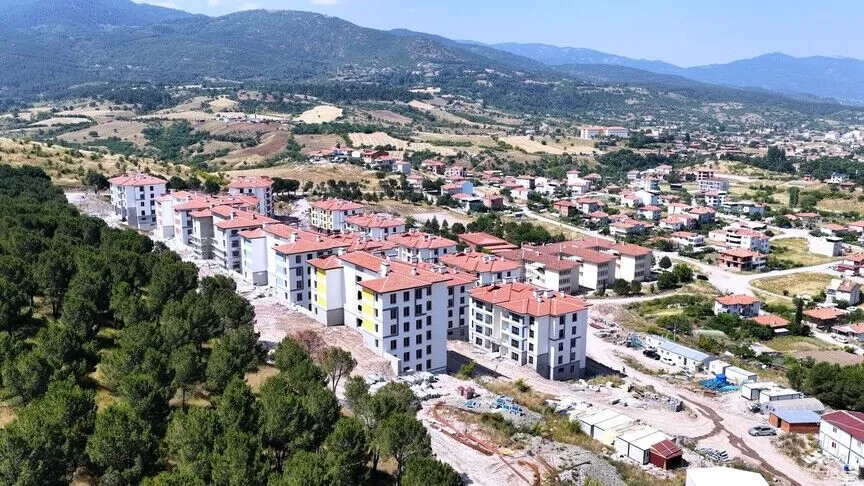 Balıkesir'deki depremlerin ardından 305 konut ve 1 iş yeri, yarın hak sahiplerine teslim edilecek