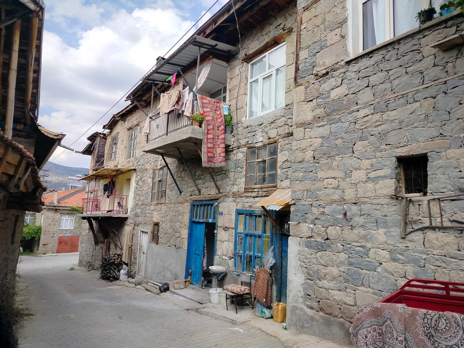 Konya'da 6 yaşındaki çocuk ikinci kattan düştü: Ağır yaralandı