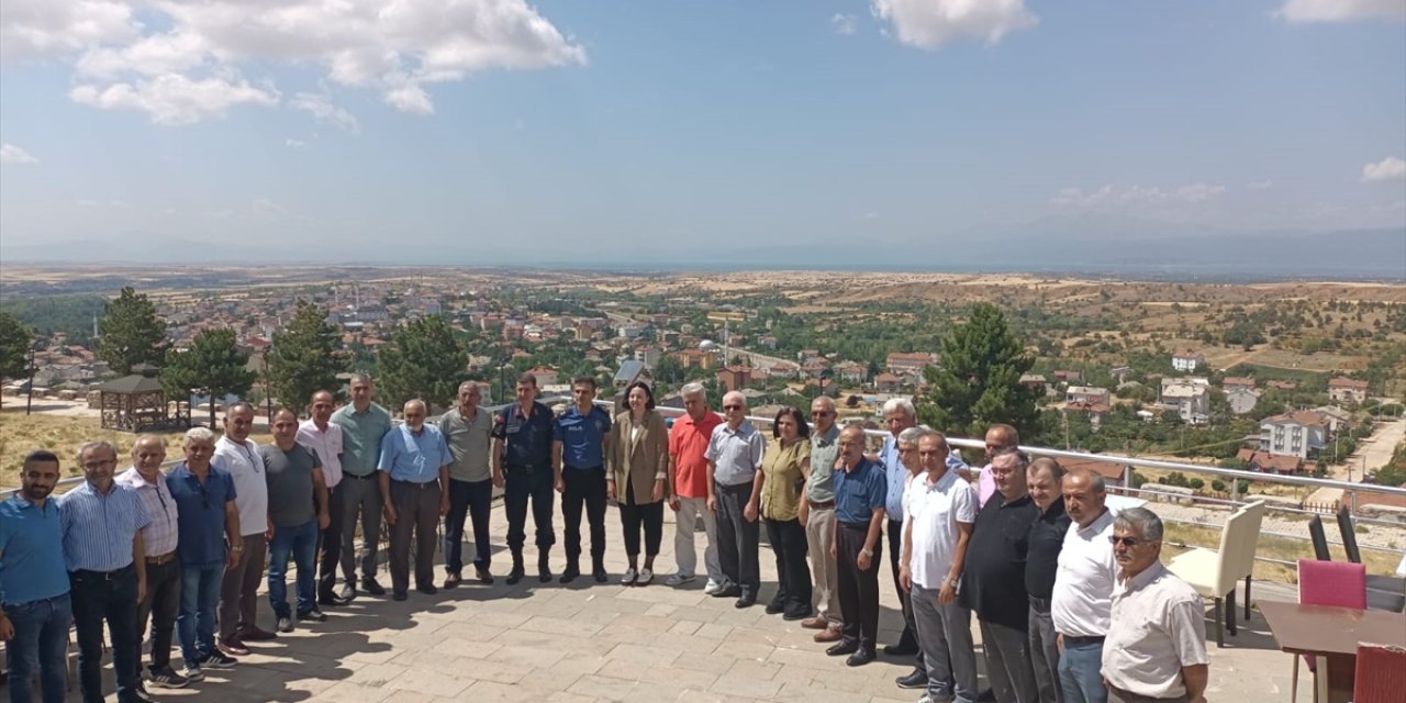 Hüyük'ün Kaymakam ve Emniyet Müdürü ilçeye birlikte veda etti