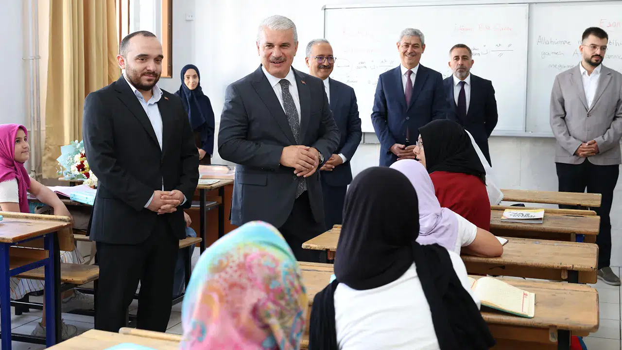 Konya Valisi Akın’dan yaz okulu öğrencilerine ziyaret