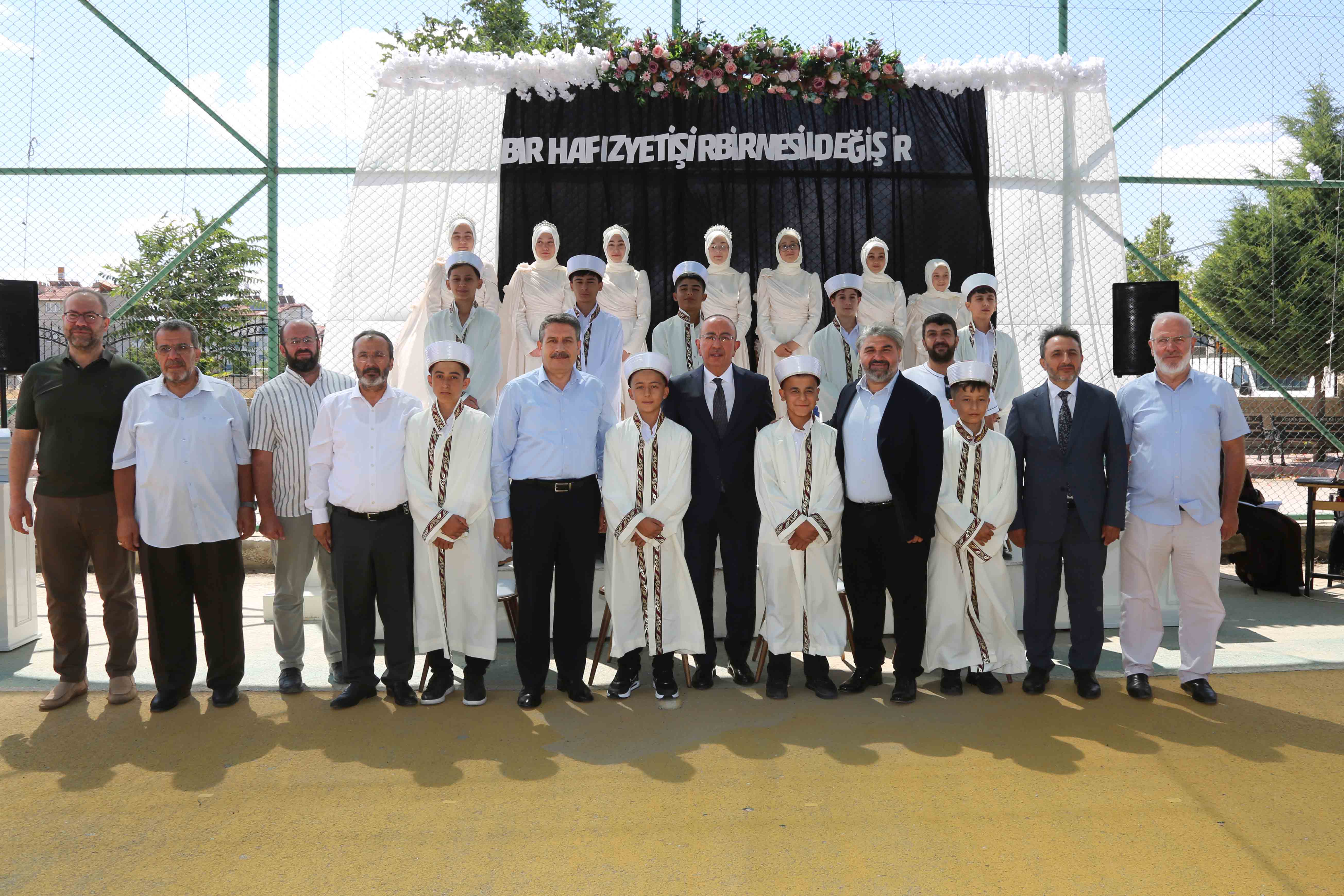 Başkan Mustafa Kavuş hafızların icazet sevincine ortak oldu
