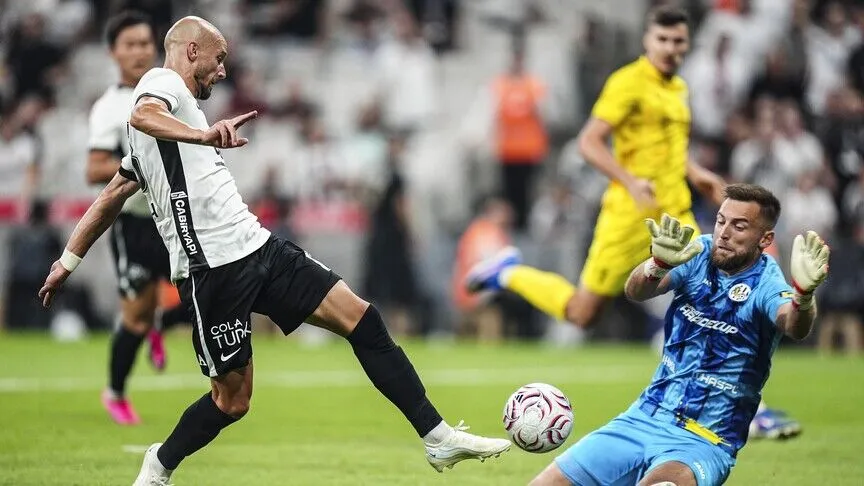 Beşiktaş Avrupa Ligi'nde play-off turuna yükseldi