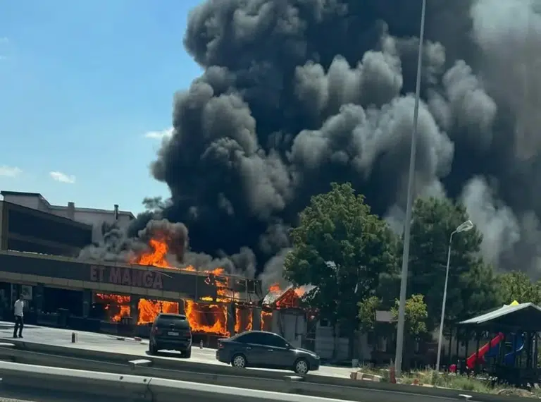 Konya'da dinlenme tesisinde yangın!