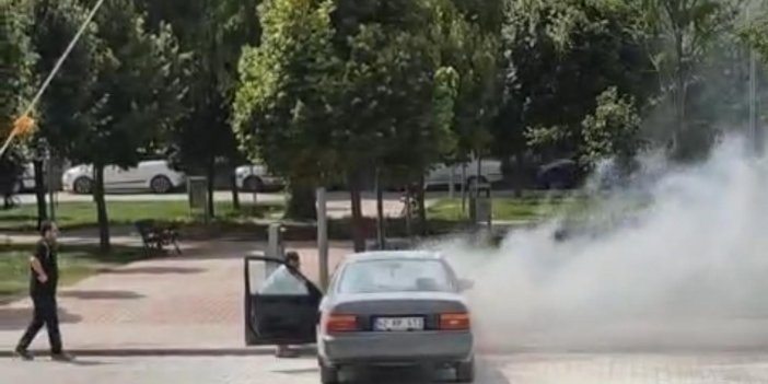 Konya'da park halindeki otomobilde yangın çıktı