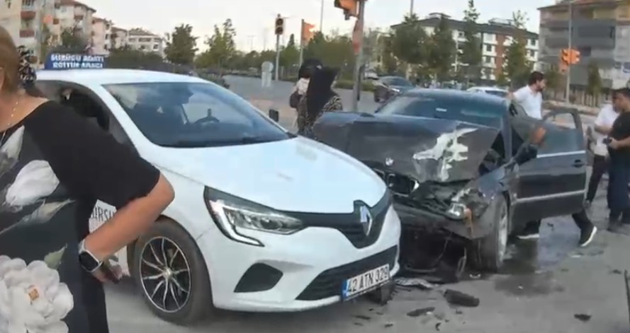 Konya'da zincirleme trafik kazası: 1 çocuk yaralandı