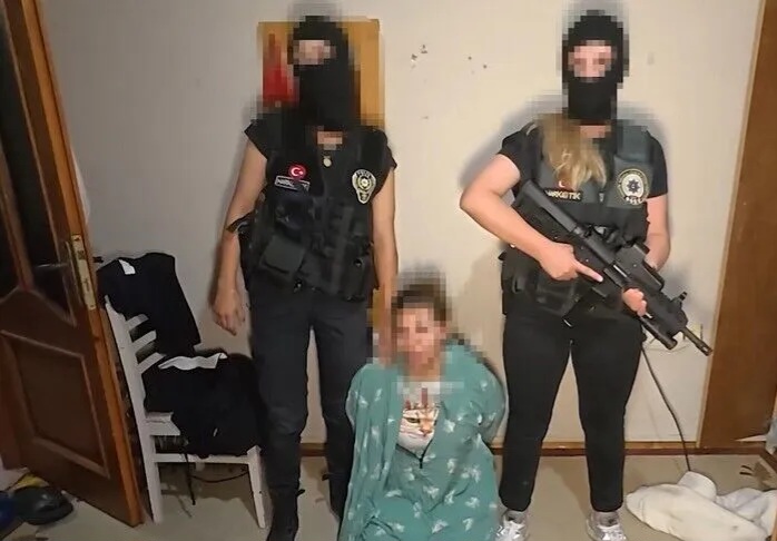 İstanbul'da kırmızı bültenle aranan uyuşturucu şüphelisi yakalandı