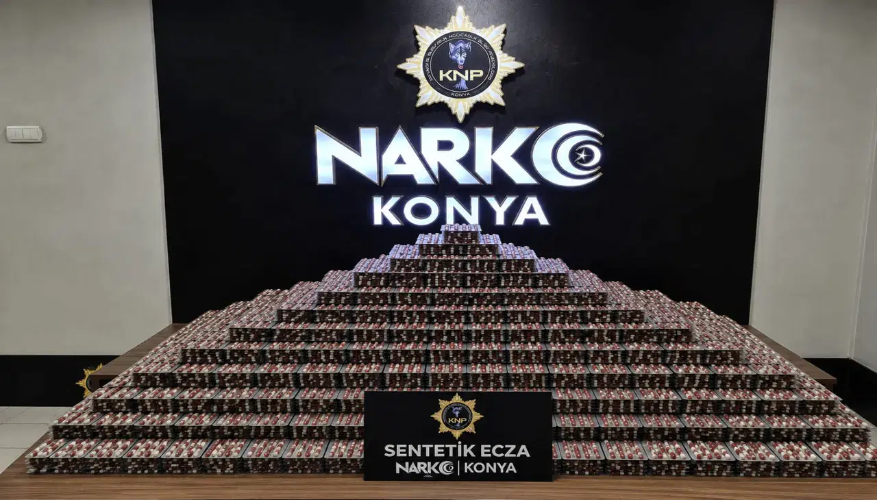 Konya’da durdurulan araçtan 124 bin sentetik ecza çıktı