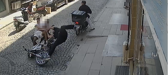 Konya'da film gibi motosiklet hırsızlığı: O anlar kameraya yansıdı