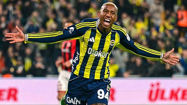 Fenerbahçe’de flaş gelişme! Talisca Konyaspor maçı kadrosundan çıkarıldı