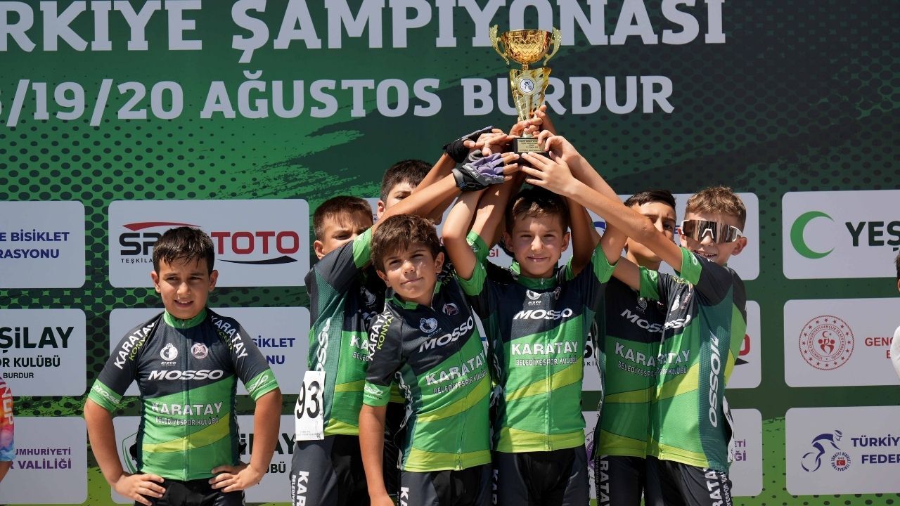 Konya’nın Karatay Belediyespor’u Türkiye şampiyonu oldu