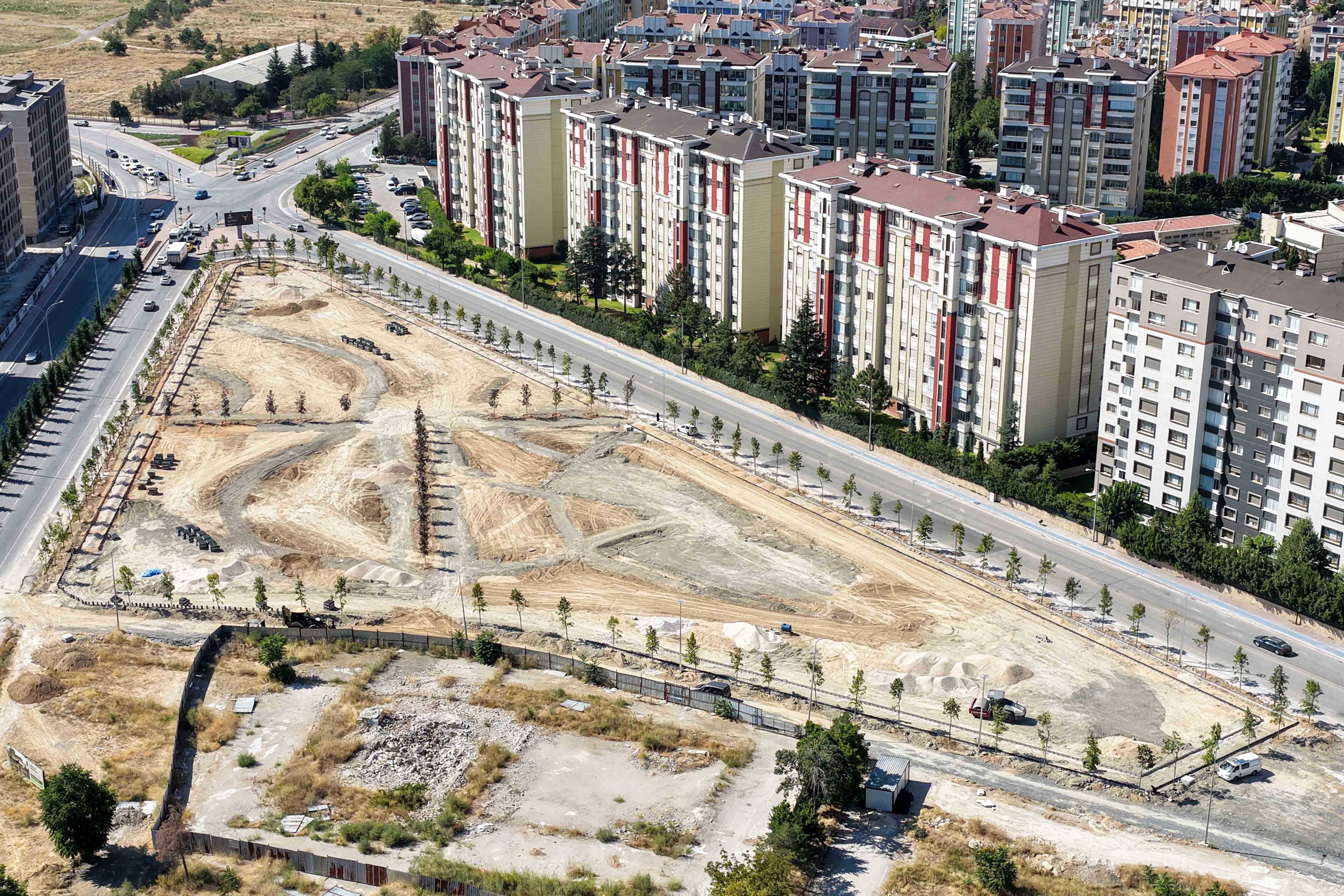 Meram'da aynı anda 20 yeni park, 25 parkta da revize çalışması yapılıyor