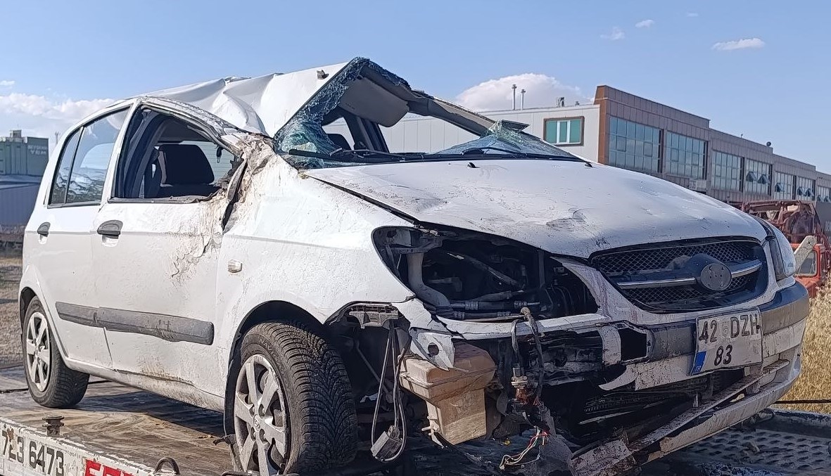 Konya'da otomobil devrildi: 4  yaralı
