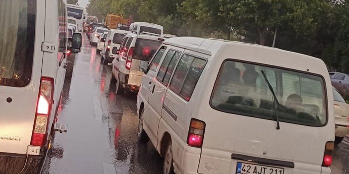 Konya'da bu yol çekilmez hale geldi! Sürücüler çözüm istiyor