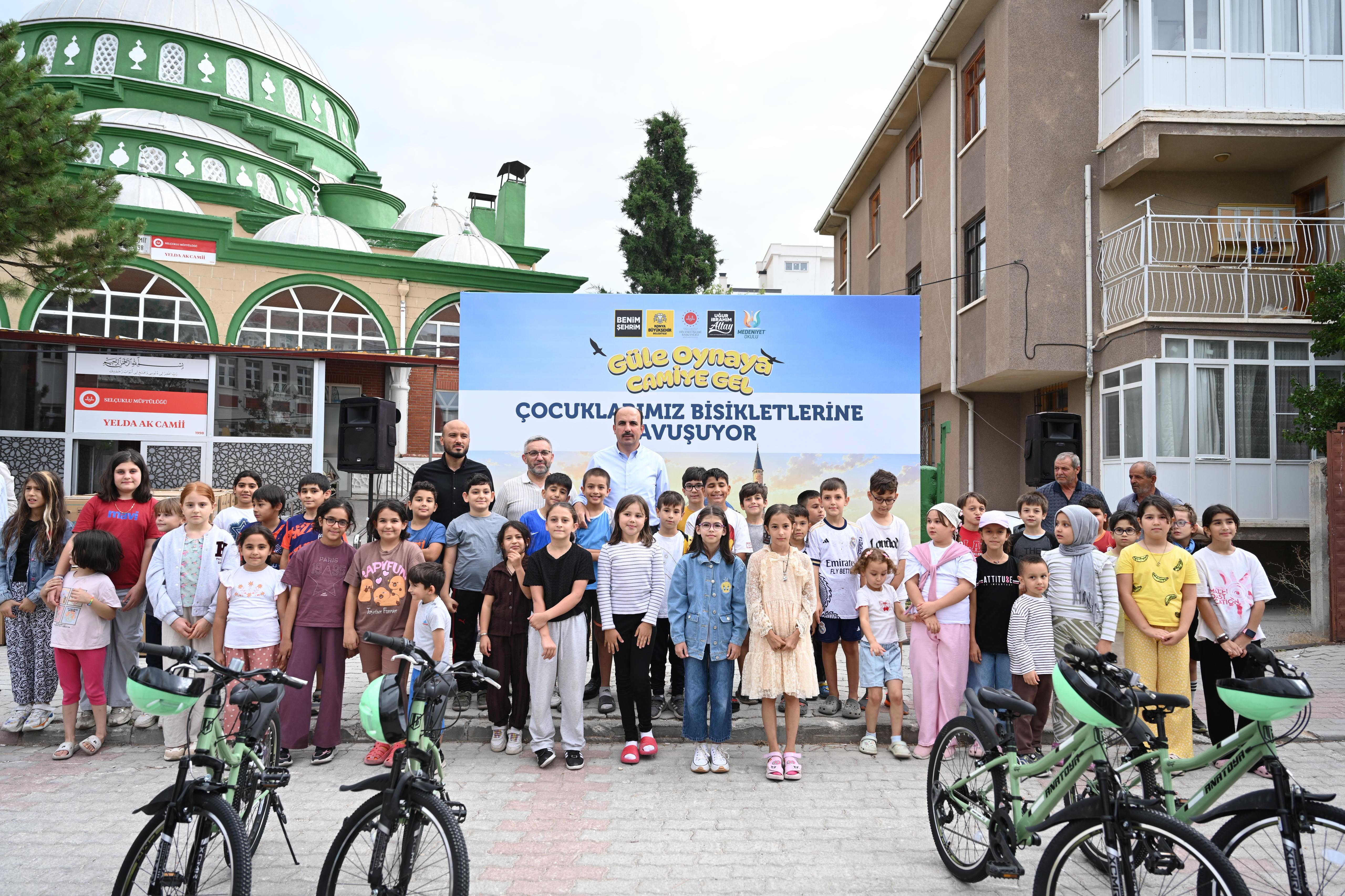 "Güle oynaya Camiye gel" projesinde çocuklar bisikletlerine kavuştu