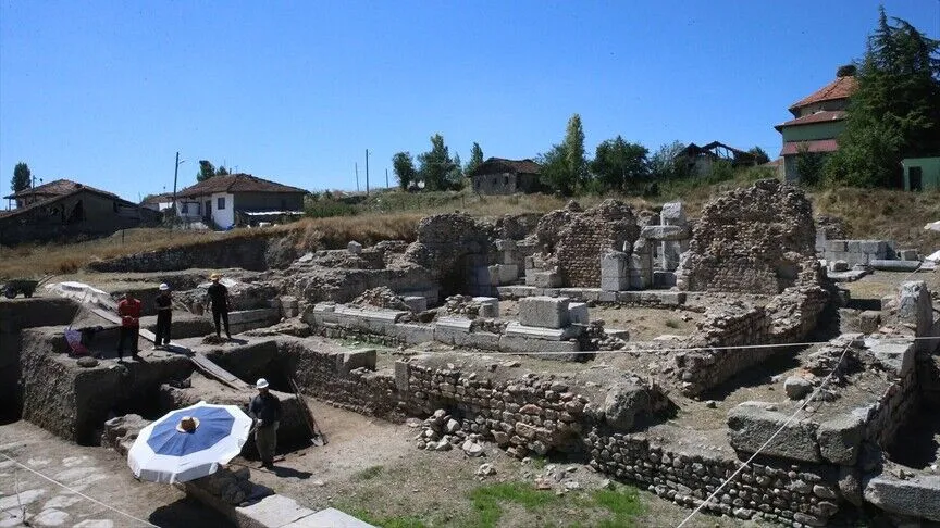 Sulusaray'ın altındaki Sebastapolis Antik Kenti gün yüzüne çıkarılıyor