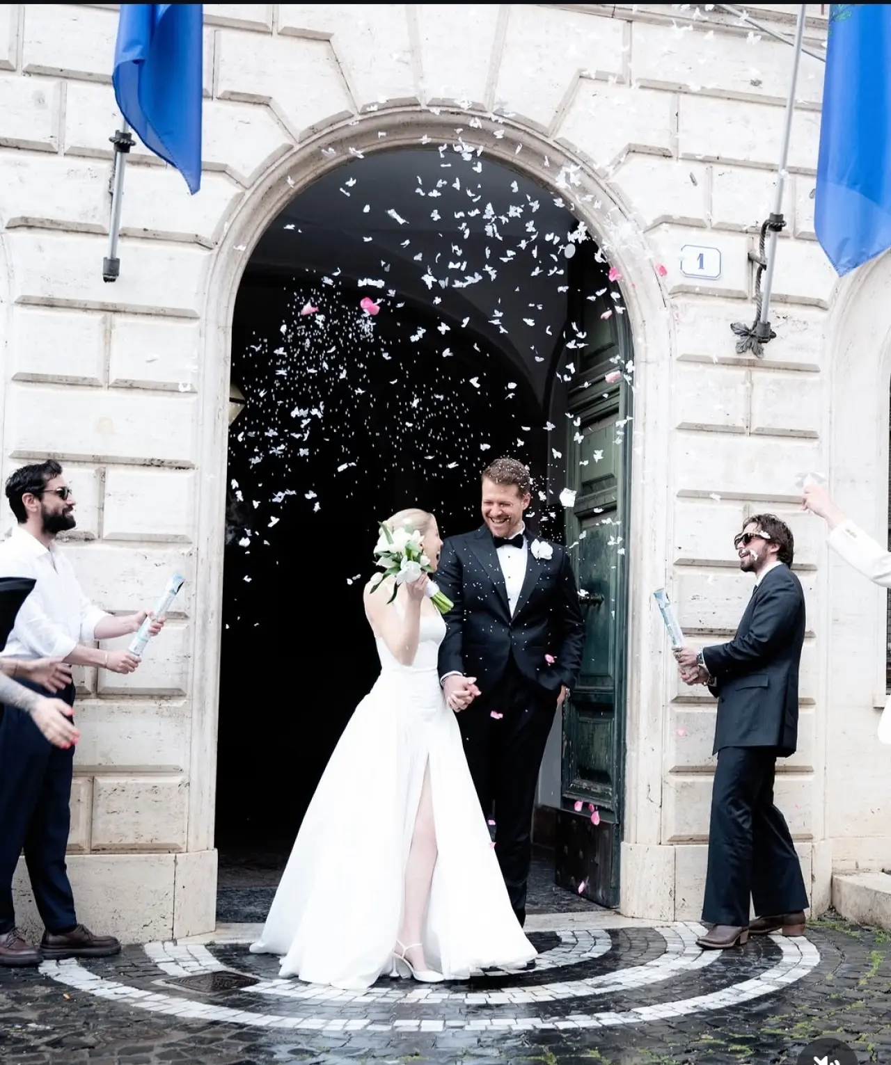 Burak Yörük ve Tuana Yılmaz sessiz sedasız evlendi!