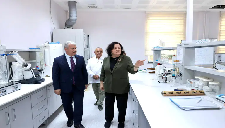 Vali Akın, Konya’daki Temiz Hava Merkezi’nde çalışmaları inceledi