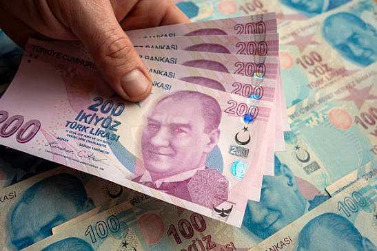Konya'da üniversite kazanan öğrencilerine 5 bin TL eğitim desteği!
