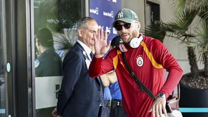 Galatasaray, Sporting Lizbon maçı için Portekiz'e hareket etti
