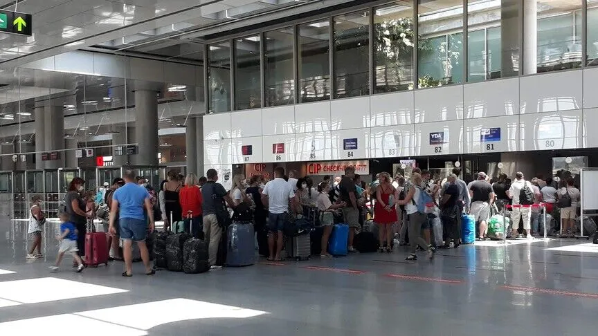 Yılın 8 ayında 167,6 milyon yolcu hava yolu ile seyahat etti